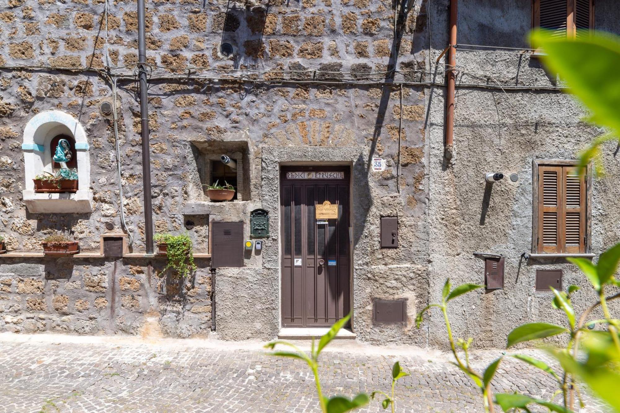 Radici Etrusche Sutri Hotel Luaran gambar